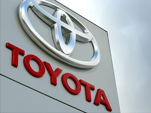 Toyota Wycofuje Wadliwe Samochody z Przełącznikiem Okien
