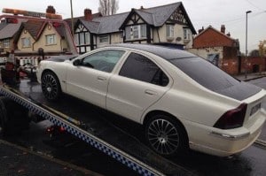 Polskie auto w UK Brytyjska Policja West Midlands zajęła w zaledwie trzy tygodnie134 zagraniczne auta będące nielegalnie na drogach UK